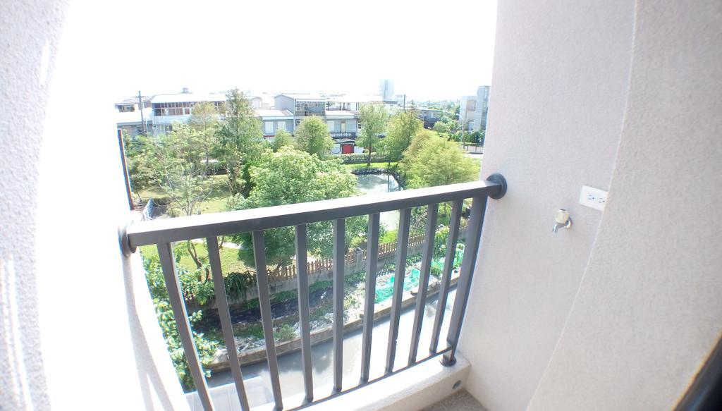 Light Travel Apartment Luodong Bagian luar foto